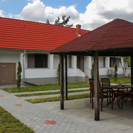 Das Blaue Haus Vendégház - Kovácshida Appartement *