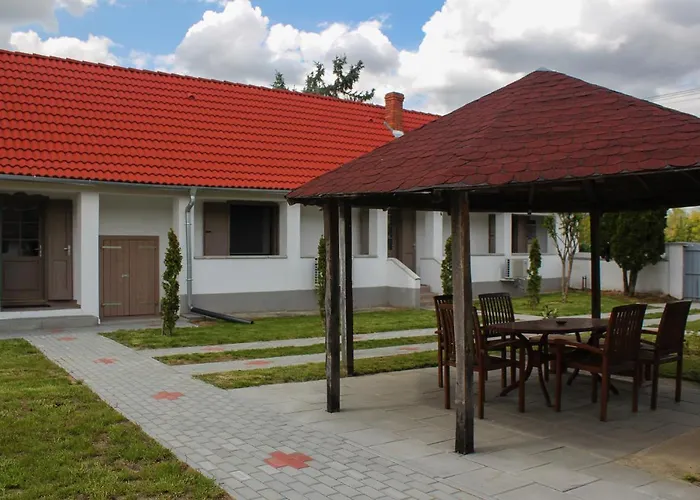 Das Blaue Haus Vendégház - Kovácshida Apartment *
